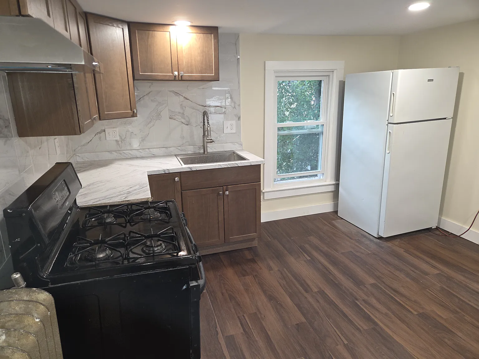 20 Chilcott Pl — Photo 2