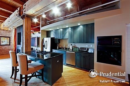 3rd image of 360 W Illinois St APT 513