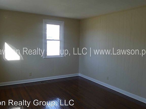 5th image of 809 Queen Ave NW