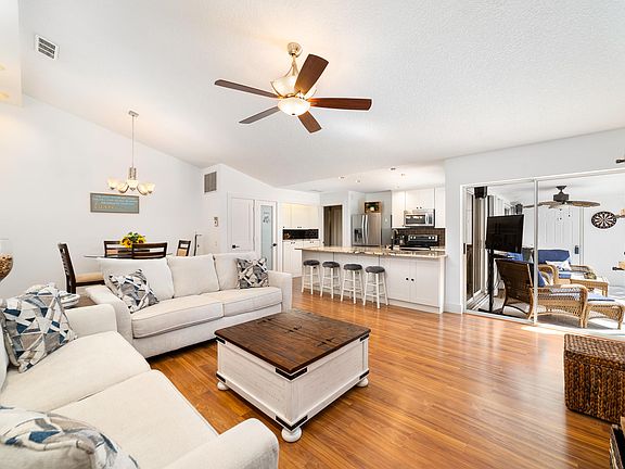 2nd image of 4504 Water Oak Court