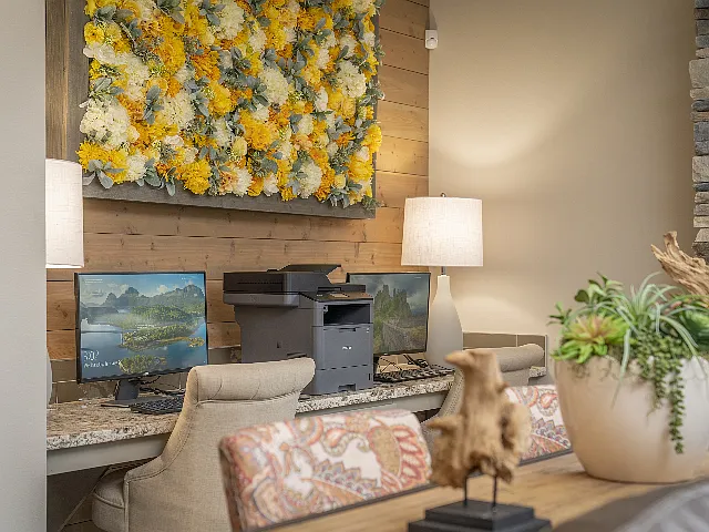 Computer Center l Luxury Apartments in Puyallup, WA l Silver Creek
