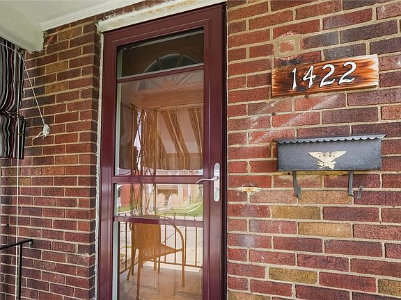 3rd image of 1422 Simona Dr