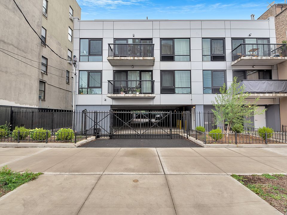 1st image of 142 Richards St APT 2C