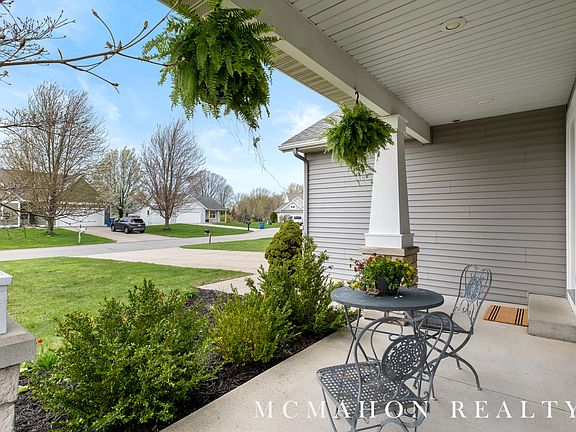 4th image of 3736 Sussex Ct