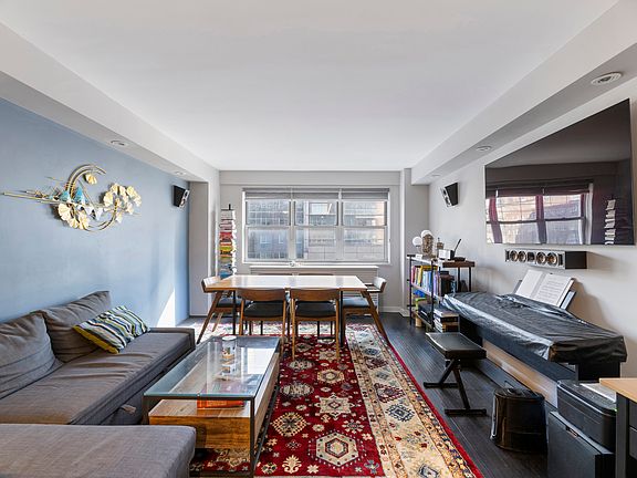 3rd image of 345 W 58th St APT 12B