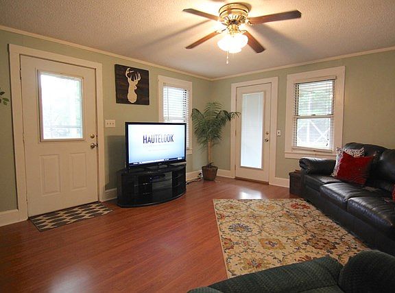 3rd image of 126 Crescent Dr