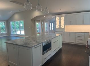 160 Arena Ter, Concord, MA 01742