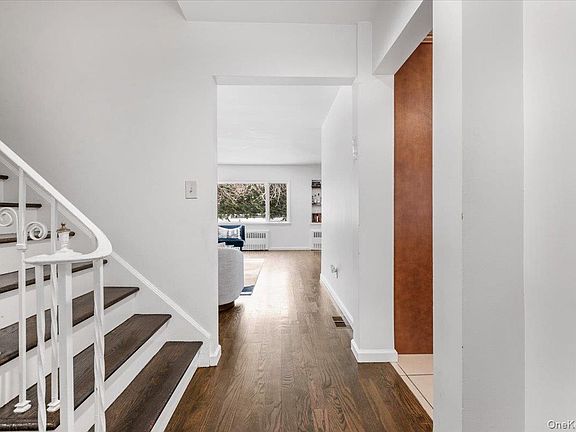 3rd image of 449 Argyle Road