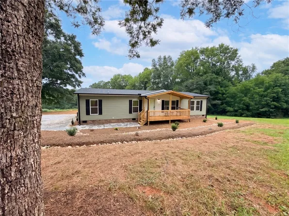 242 Blackbottom Rd, Liberty, SC 29657