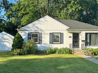 1579 Hampton Rd, Mount Clemens, MI 48043