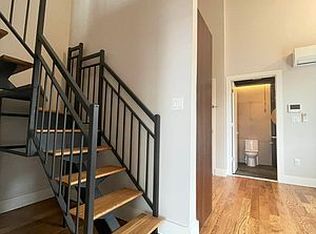 676 E 21st St #6B, Brooklyn, NY 11226