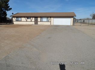 22302 Miramot Rd, Apple Valley, CA 92308