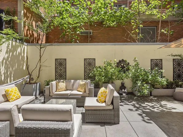 22 Renwick St #1A, New York, NY 10013