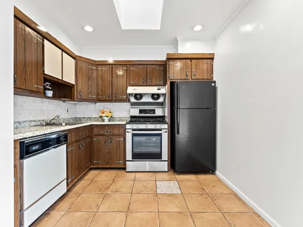 5-39 117th Street image 6 of 28