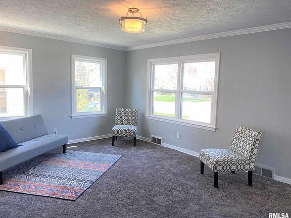 4th image of 1122 E Fairoaks Ave