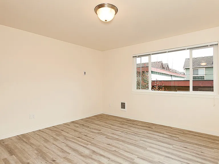 24th Ave NW - Located in Vibrant Ballard — Photo 12