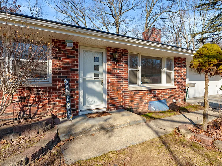 2109 Prosperity Dr — Photo 2