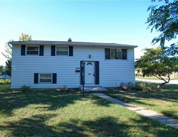 1st image of 36687 Lakehurst Dr E