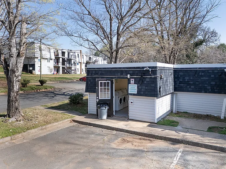 High Meadows Apartments — Photo 18