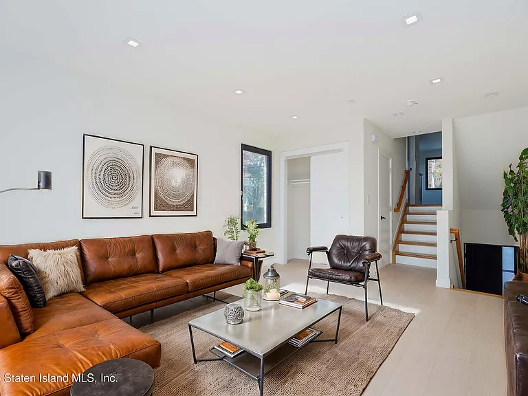 19-23 Foster Rd — Photo 17