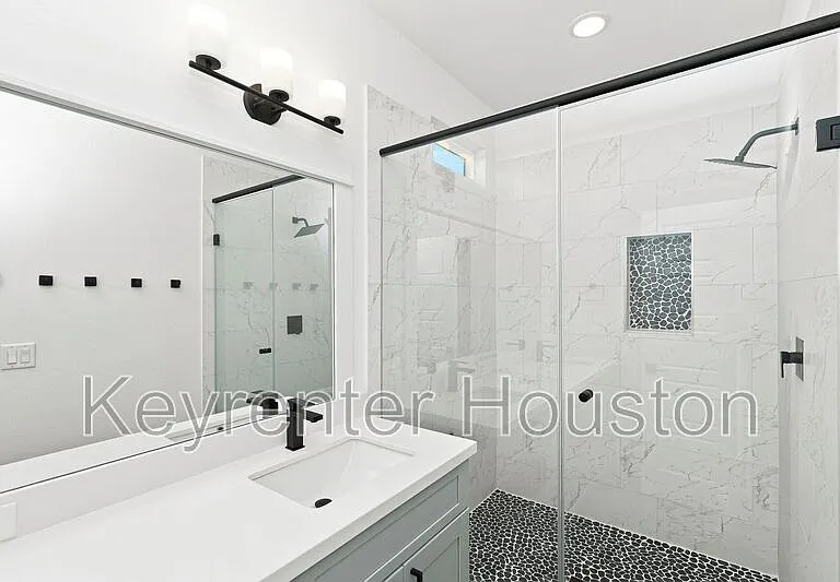 2908 Stevens St — Photo 6