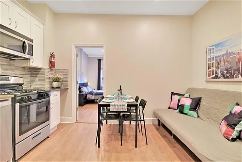 932 Summit Ave #B Photo 1