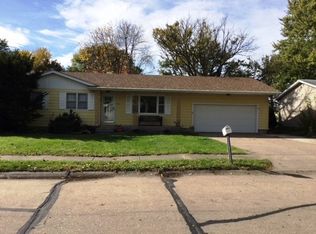 700 N 7th St, Eldridge, IA