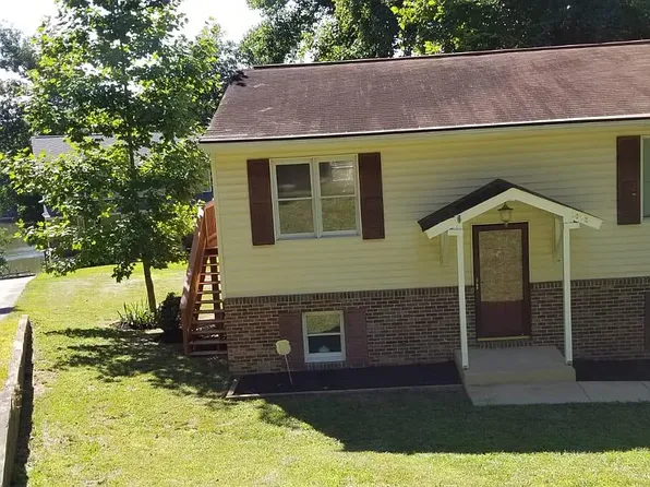 1015 Holley Ln, Lusby, MD 20657