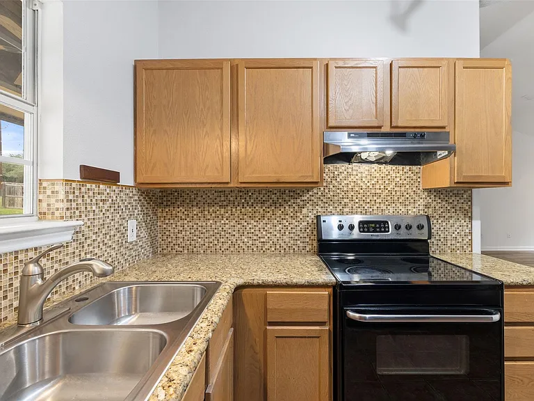 1301 S Quinlan Park Rd — Photo 13