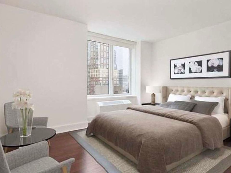 2nd image of 235 E 34th St #18