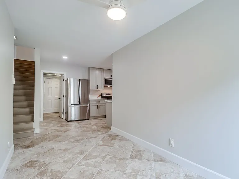 4138 Lois St #B — Photo 8