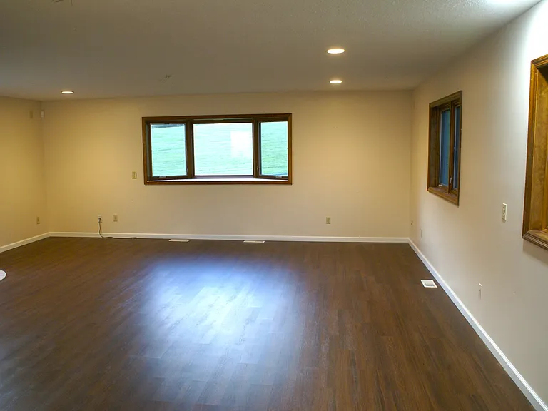 11220 Curtis Ave — Photo 10