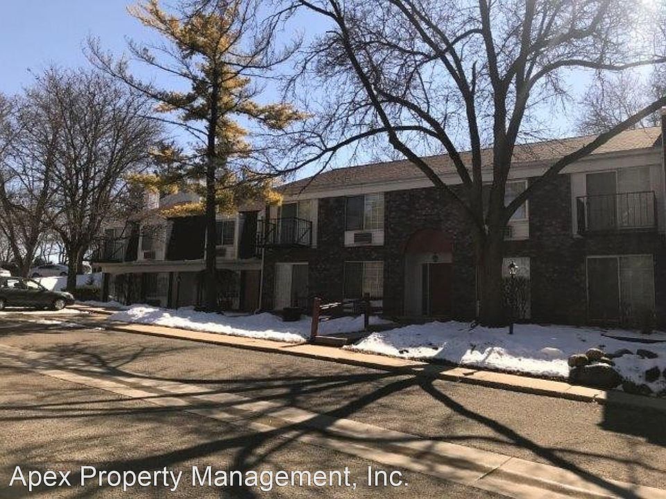 1st image of 325 Island Dr #3
