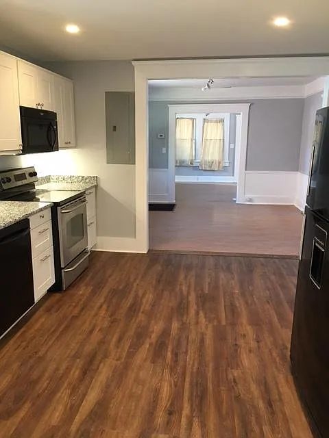 3 bed, 1600 sqft, $2,700 — Photo 4