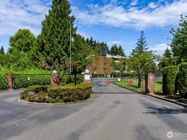 10830 Glen Acres Drive S #T9, Seattle, WA 98168