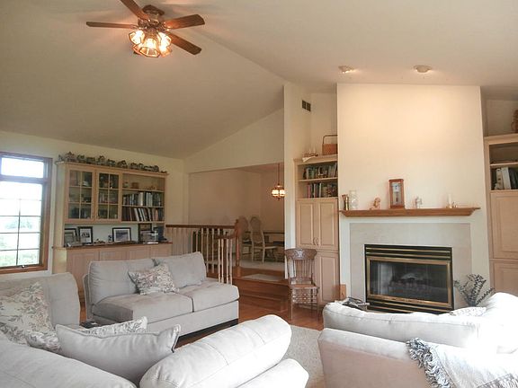 5th image of W1352 Hemauer Dr