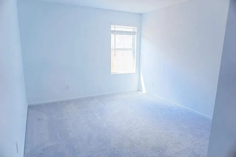 4 bed, 2.0 bath, 1924 sqft, $2,250 — Photo 3