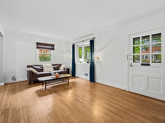 2nd image of 1708 Brisbane St