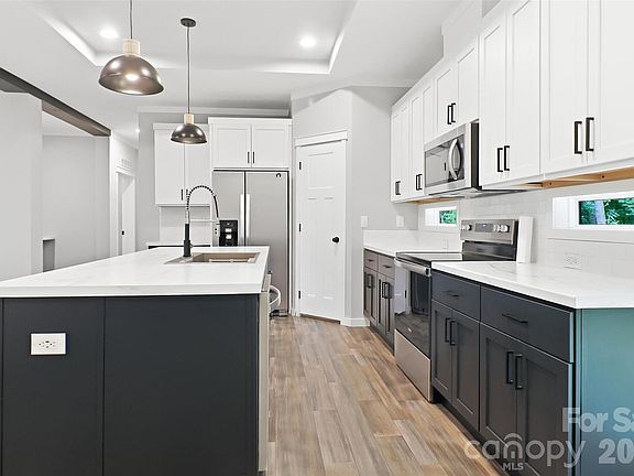 2nd image of 120 Lawrence Rd