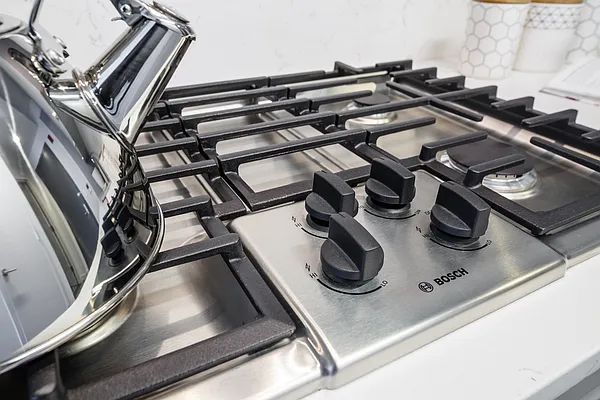 Rented by Greystar | media 4