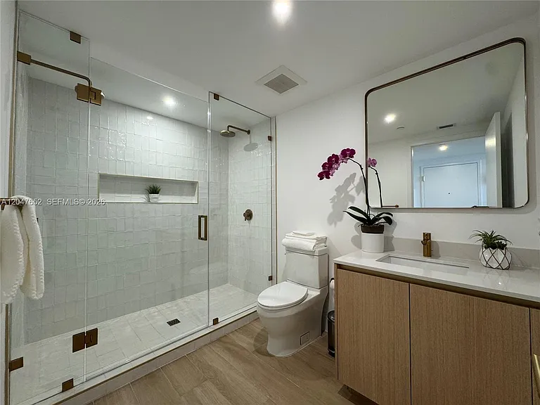90 NE 32nd St #613 — Photo 16