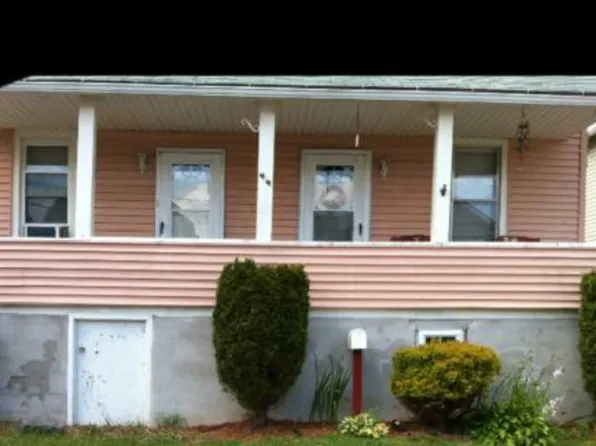 42 Franklin St, Edwardsville, PA 18704