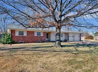 1734 W Nottingham Ct, Wichita, KS 67204