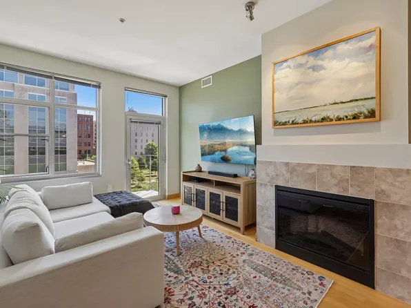 309 W Washington Ave Unit 613, Madison, WI 53703