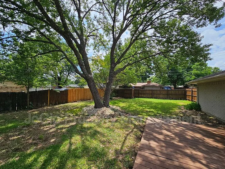 216 Wesley Dr — Photo 34