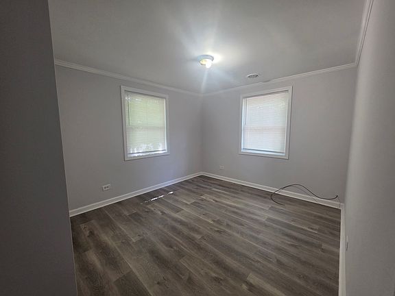 4th image of 212 Oak St