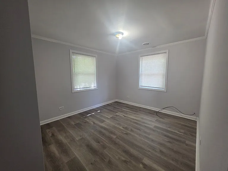 212 Oak St — Photo 4