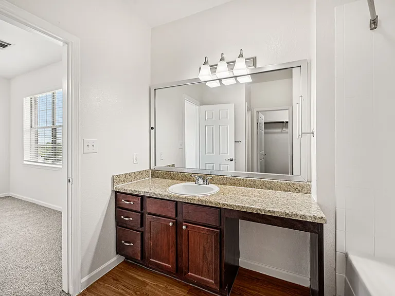 Oaks Estates of Coppell — Photo 16