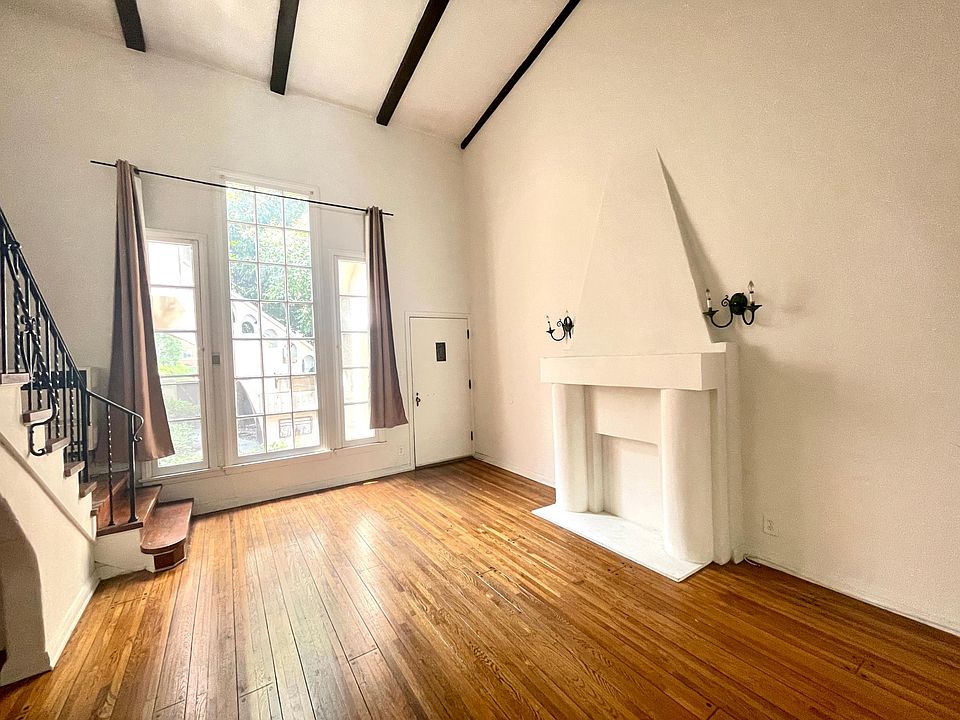 1st image of 226 S Fuller Ave #228