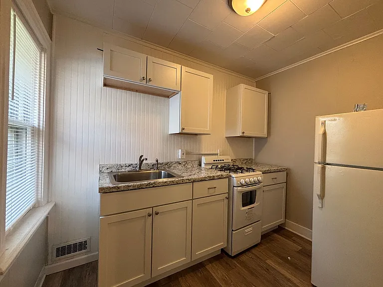 11 Birch Cres — Photo 9